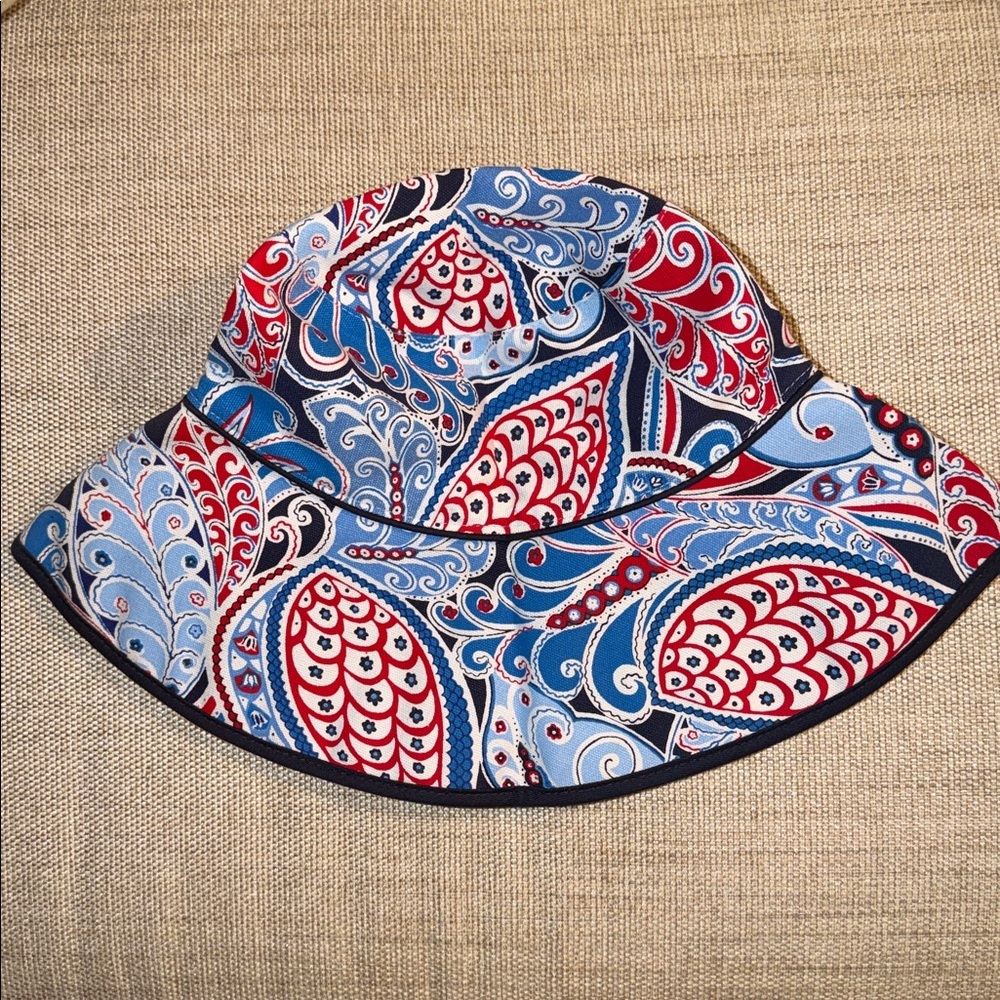 Vera Bradley Seaside Collection reversible cotton bucket hat floral & paisley - Picture 2 of 6